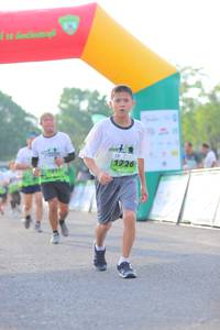 BIB: 19226
                            <button type="button" onclick="openModal(3653571)" class="btn btn-primary btn-sm float-right btn-popup" data-toggle="modal" data-target=".modal-high-quality">
                        <i class="fas fa-shopping-cart"></i> Add to Cart
                    </button>
                                            <button type="button" onclick="isThisMe(3653571, true)" class="btn btn-success btn-sm float-right btn-popup btn-isme hidden" data-toggle="tooltip" data-placement="bottom" title="นี่คือรูปของคุณใช่ไหม คลิกที่นี่เพื่อเอาเข้าอัลบั้ม">
                        <i class="fas fa-plus"></i> Add to album
                    </button>
                    <button type="button" onclick="isThisMe(3653571, false)" class="btn btn-warning btn-sm float-right btn-popup btn-isnotme hidden">
                        <i class="fas fa-ban"></i> Remove from album
                    </button>